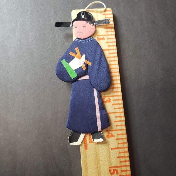 Adorable Vintage Set of 8 Chinese Silk and Paper Dolls 4" tall Asian Figures - Picture 8 of 11